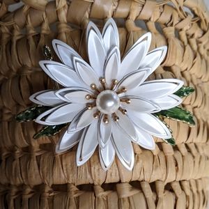 Pearl white flower brooch, vintage